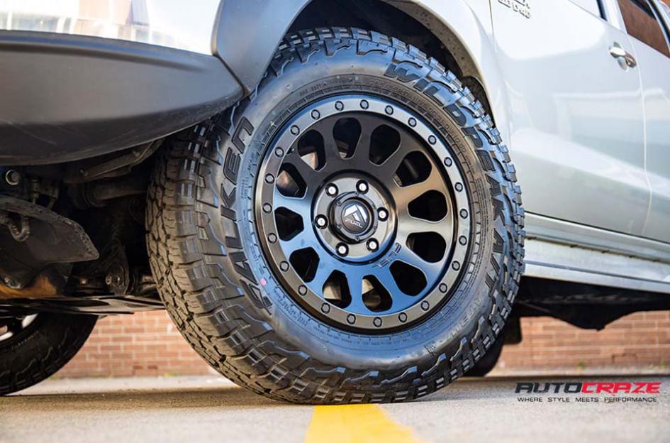 TOYOTA HILUX N70 4WD VECTOR MATTE BLACK